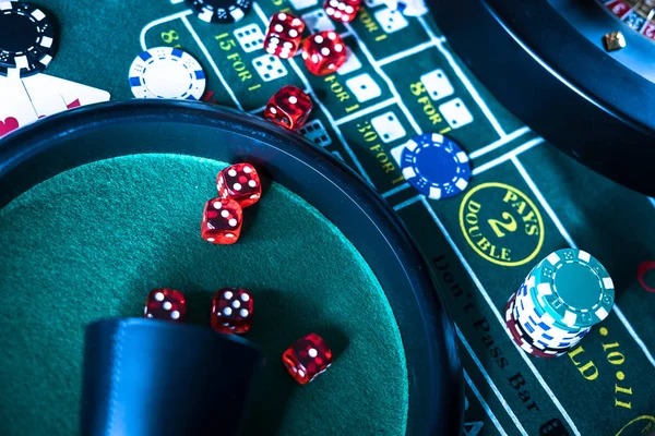 xiutoto JILI slot game display on mobile phone screen showing game title and spin button